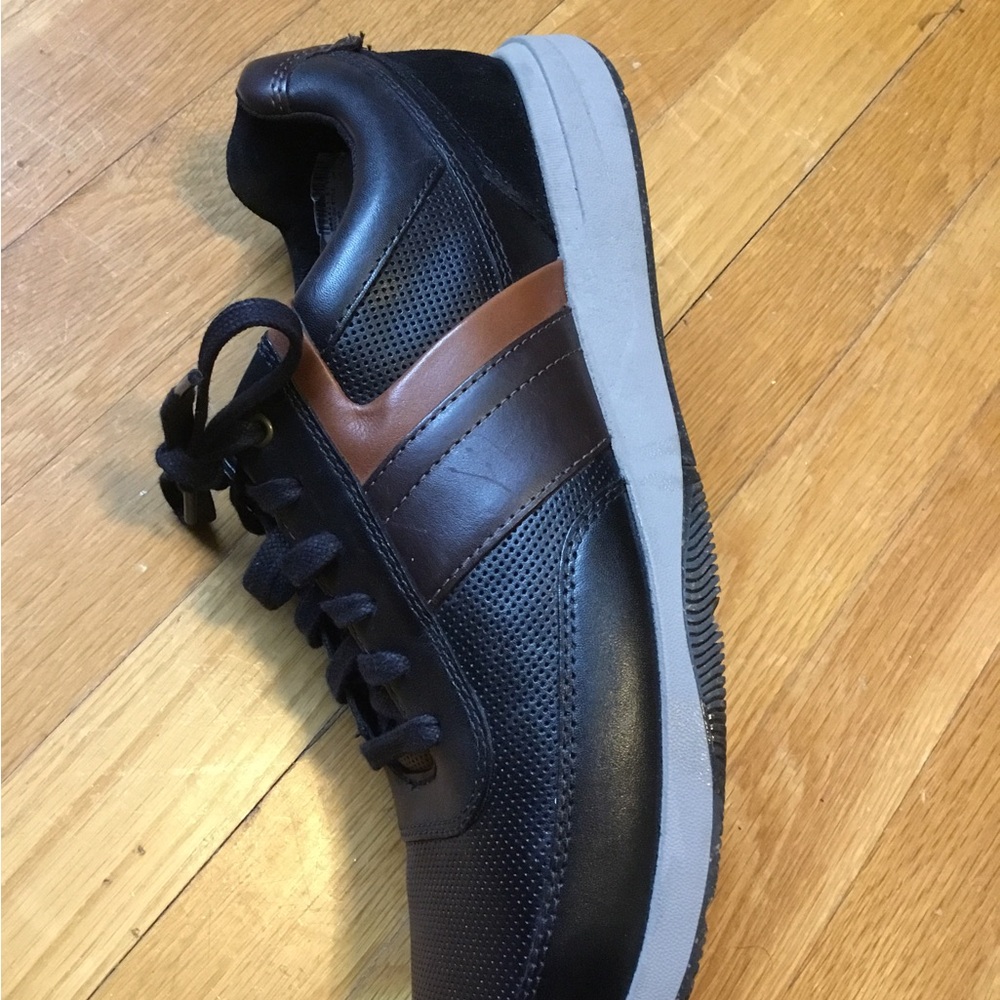 Men's Black and Brown Leather Lace-Up Sneaker